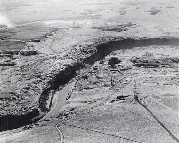 Glen Canyon at the dam site in late 1957, before construction.